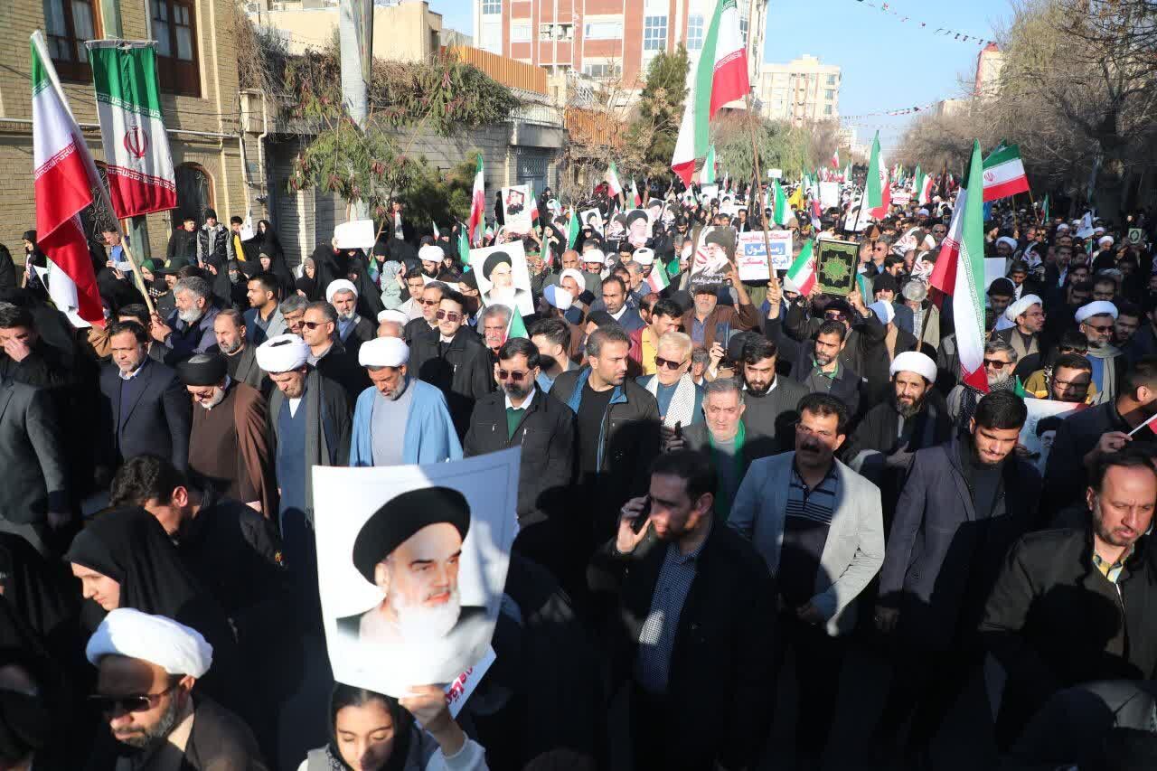 پیام قدردانی از حضور حماسی و غرورآفرین مردم قم پیام قدردانی از حضور حماسی و غرورآفرین مردم قم