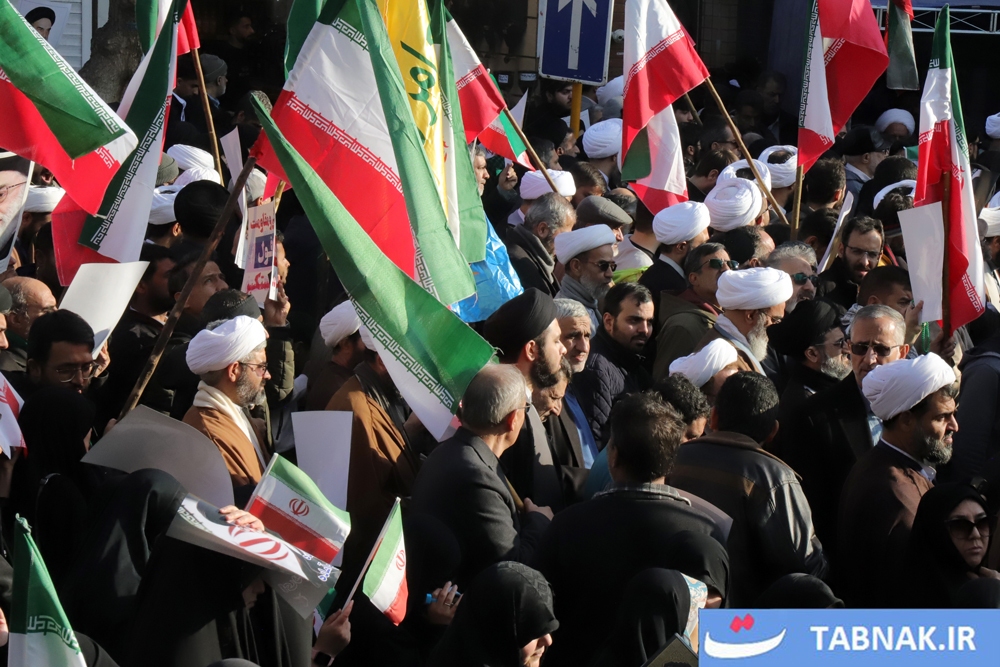 عکس / قیام قم علیه تروریسم آشوبگر صهیونی-آمریکایی عکس / قیام قم علیه تروریسم آشوبگر صهیونی-آمریکایی