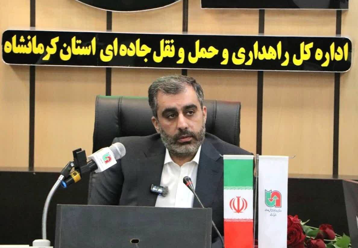 برف روبی بیش از ۶ هزار کیلومتر باند در محورهای مواصلاتی استان کرمانشاه برف روبی بیش از ۶ هزار کیلومتر باند در محورهای مواصلاتی استان کرمانشاه