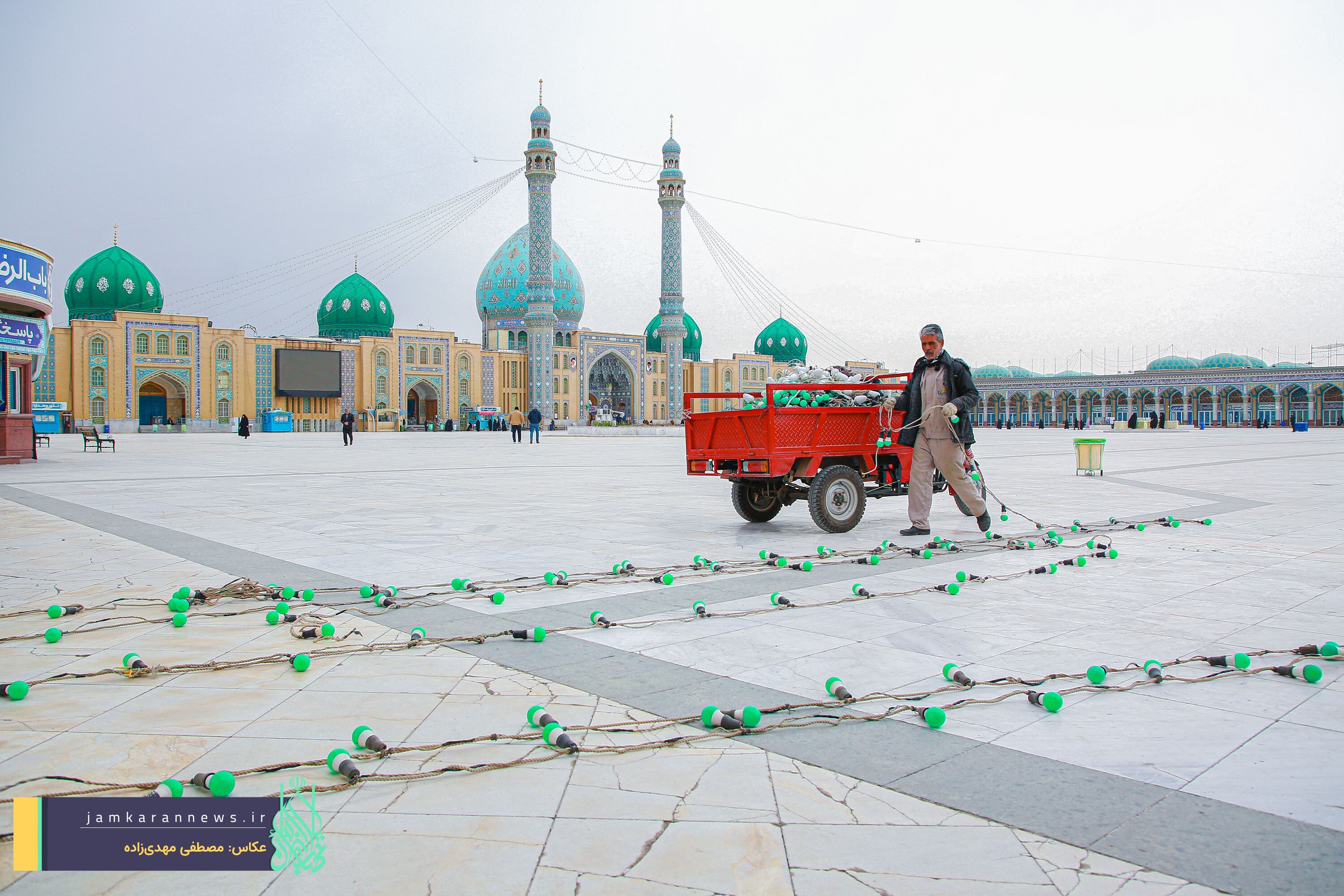 عکس / چراغانی مسجد مقدس جمکران در آستانه ماه شعبان