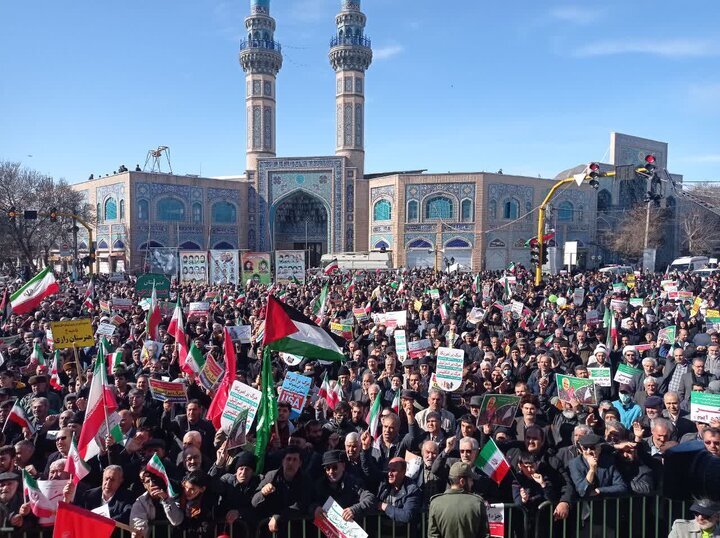اعلام محدودیت ترافیکی مراسم راهپیمایی ۲۲ بهمن در اردبیل اعلام محدودیت ترافیکی مراسم راهپیمایی ۲۲ بهمن در اردبیل
