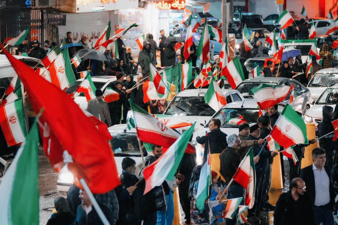تجمع هنرمندان کرمانی به مناسبت جنگ رمضان تجمع هنرمندان کرمانی به مناسبت جنگ رمضان