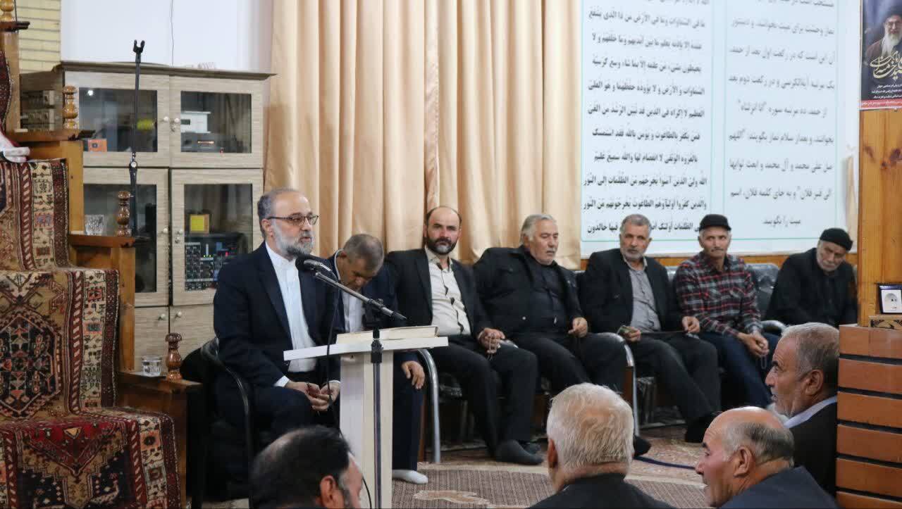 ایستادگی در برابر ظلم از درسهای غدیر است ایستادگی در برابر ظلم از درسهای غدیر است