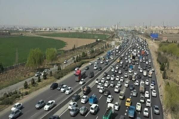 تردد خودروهای پلاک اروند در مسیرهای مراسم وداع با رهبر شهید آزاد شد تردد خودروهای پلاک اروند در مسیرهای مراسم وداع با رهبر شهید آزاد شد