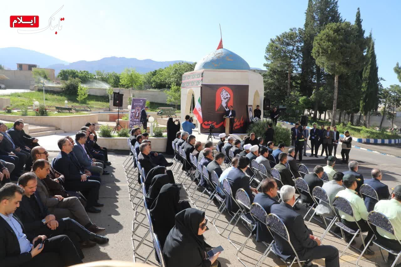 مدیران ایلامی با قائد شهید تجدید میثاق کردند / استاندار: رهبر شهيد الگوی عقلانیت انقلابی و مدیریت مردمی + فیلم