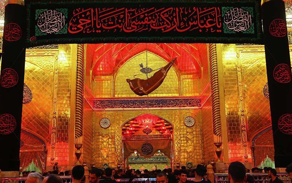 تاسوعا؛ روزی که متعلق به آفتاب ادب است/ رفت تا تشنگیاش آب کند دریا را... تاسوعا؛ روزی که متعلق به آفتاب ادب است/ رفت تا تشنگیاش آب کند دریا را...