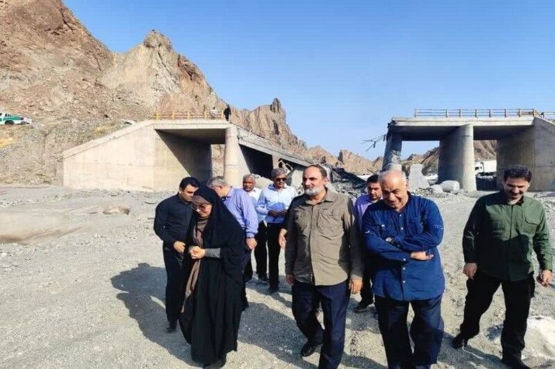 آواربرداری و بازگشایی راههای هرمزگان با سرعت ادامه دارد آواربرداری و بازگشایی راههای هرمزگان با سرعت ادامه دارد