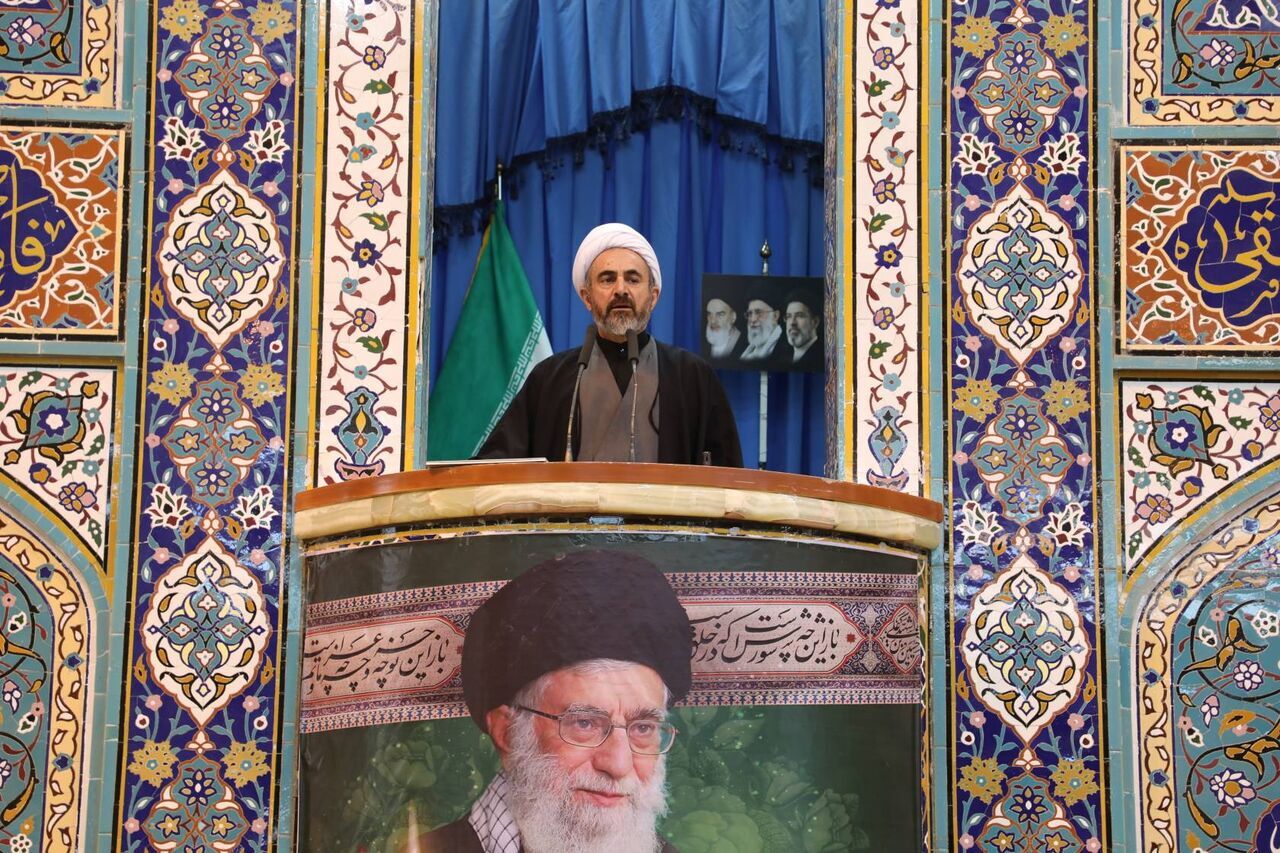 تقدیر امام جمعه ایلام از خبرنگاران و قرارگاه اطلاعرسانی اربعین/ تأکید بر بهرهگیری از ظرفیتهای اقتصادی اربعین برای جهش صنایع کوچک و اشتغال جوانان تقدیر امام جمعه ایلام از خبرنگاران و قرارگاه اطلاعرسانی اربعین/ تأکید بر بهرهگیری از ظرفیتهای اقتصادی اربعین برای جهش صنایع کوچک و اشتغال جوانان