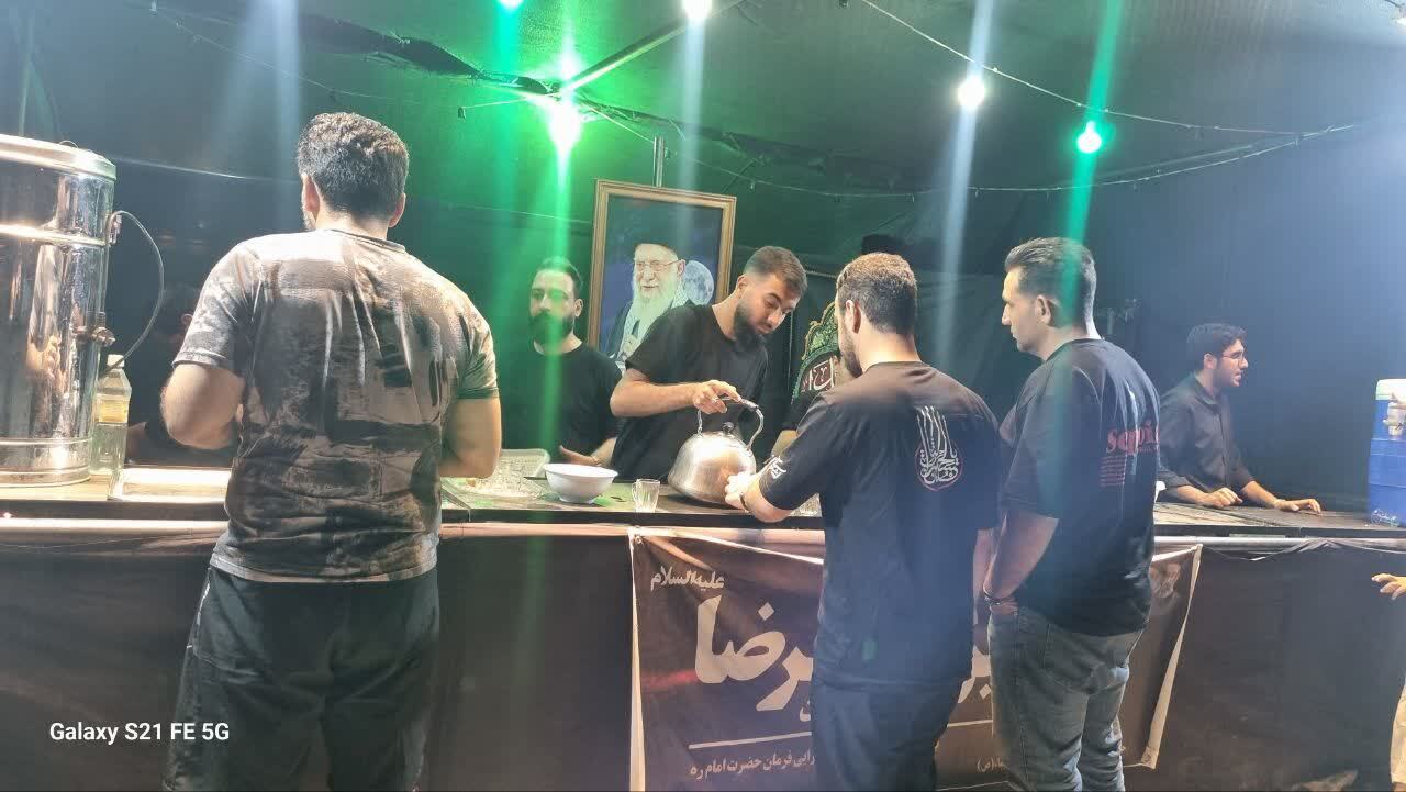 نیمنگاهی به خدمترسانی موکبهای سمنان به زائران رضوی + فیلم نیمنگاهی به خدمترسانی موکبهای سمنان به زائران رضوی + فیلم