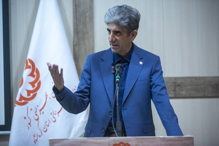 دلسوزی اشتباه، کودکان کار را در خیابان نگه میدارد دلسوزی اشتباه، کودکان کار را در خیابان نگه میدارد