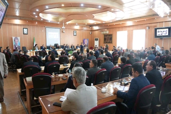 از «جذب صفر» تا «کارت زرد»؛ هشدارهای صریح استاندار به مدیران استان از «جذب صفر» تا «کارت زرد»؛ هشدارهای صریح استاندار به مدیران استان