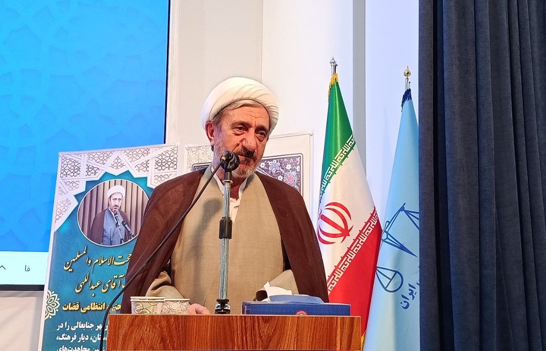 کردستان یکی از پایههای اقتدار، امنیت و وحدت جمهوری اسلامی است/ مبارزه با فساد و تخصصیسازی رسیدگیها از اولویتهای قوه قضائیه کردستان یکی از پایههای اقتدار، امنیت و وحدت جمهوری اسلامی است/ مبارزه با فساد و تخصصیسازی رسیدگیها از اولویتهای قوه قضائیه
