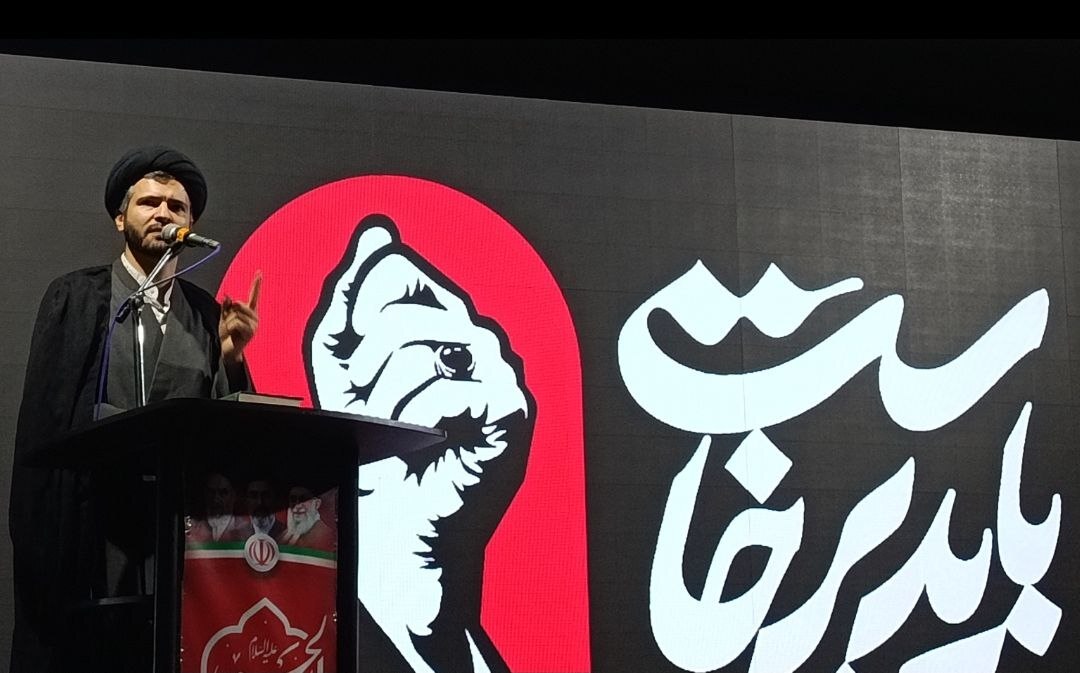 نترسیدن از دشمن و حفظ انسجام ملی، دو شرط پیروزی در میدان مقابله است نترسیدن از دشمن و حفظ انسجام ملی، دو شرط پیروزی در میدان مقابله است