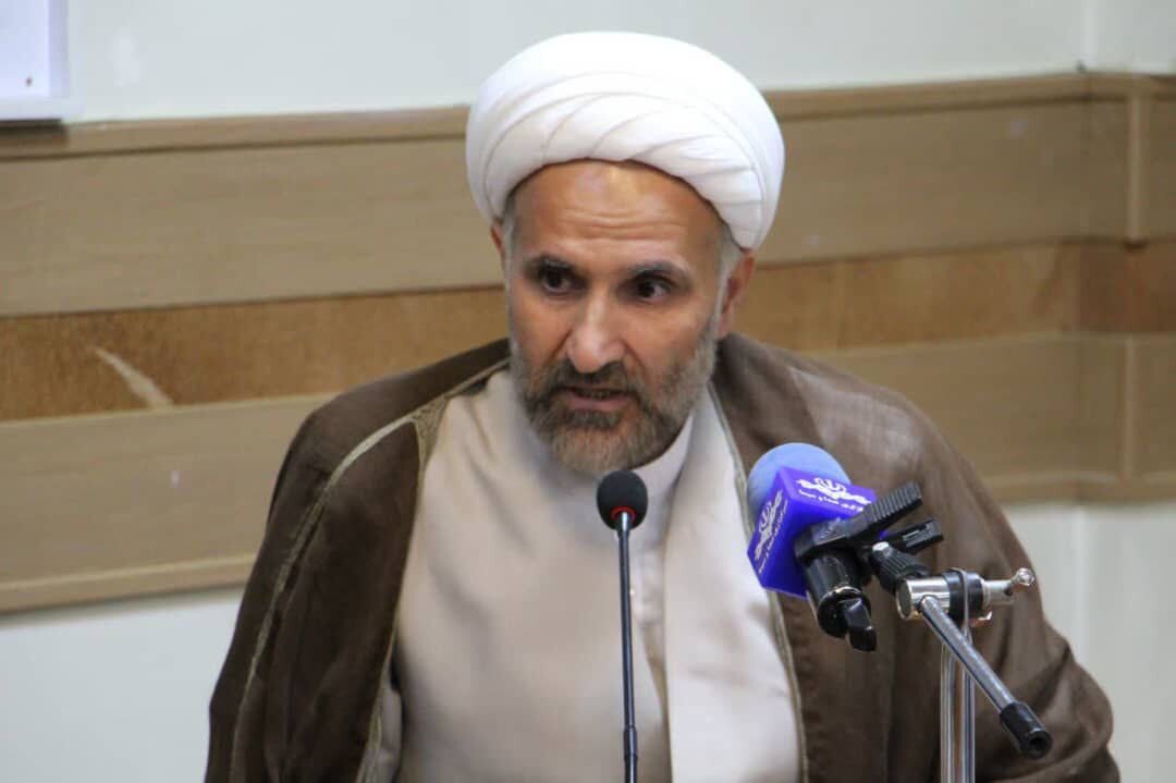 امام جمعه کرمانشاه: بچهها باید از مدرسه حقوق بدانند امام جمعه کرمانشاه: بچهها باید از مدرسه حقوق بدانند