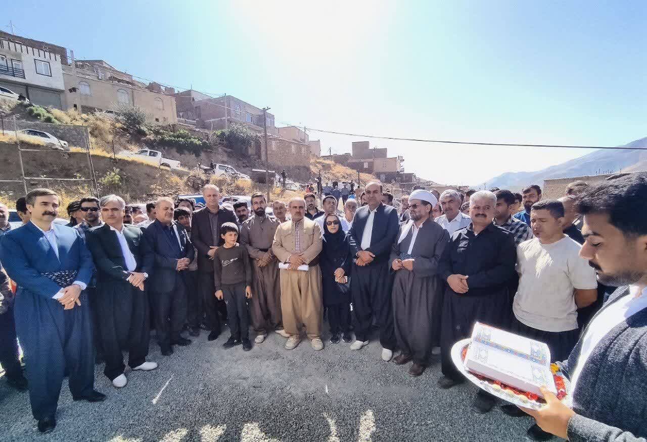 زمین چمن مصنوعی روستای کرجو سنندج به بهرهبرداری رسید + تصاویر زمین چمن مصنوعی روستای کرجو سنندج به بهرهبرداری رسید + تصاویر