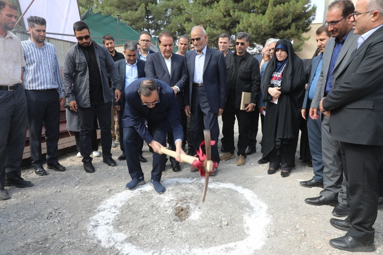 کلنگ زنی فاز دوم مجتمع فرهنگی ورزشی و توانبخشی ایثار ایلام