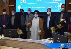 شهرداری‌ها به فکر منابع پایدار درآمدی باشند